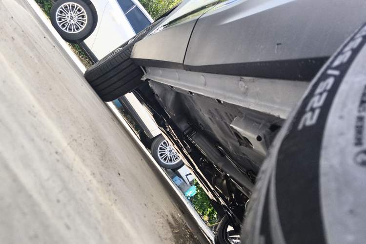 Used Geely Auto Emgrand X7 Sport 2026 Model 1.5TD Aspirational Left Side Sill