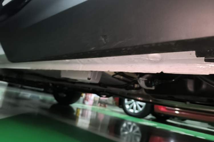 Used Geely Auto Emgrand X7 Sport 2026 Model 1.5TD Joyful Left Side Sill