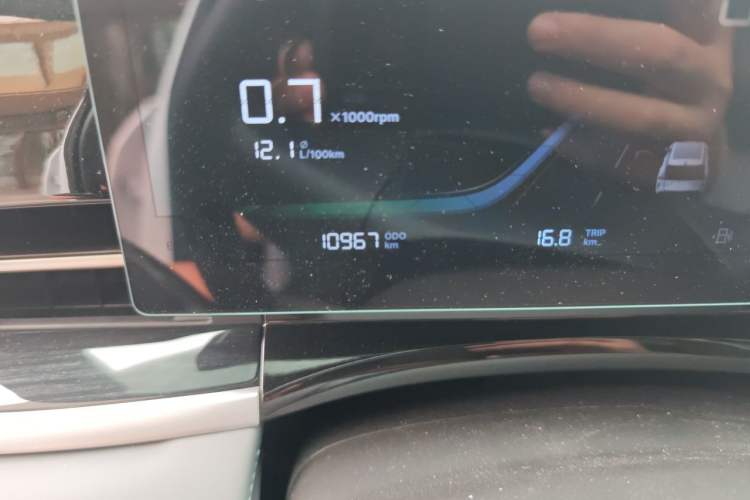 Used Geely Auto Emgrand X7 Sport 2026 Model 1.5TD Joyful Odometer Close Up