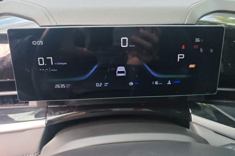 Used Geely Auto Emgrand X7 Sport 2026 Model 1.5TD Aspirational Odometer Close Up