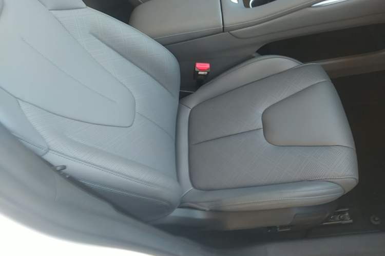 Used Geely Auto Emgrand X7 Sport 2026 Model 1.5TD Wonderful Right Front Seat