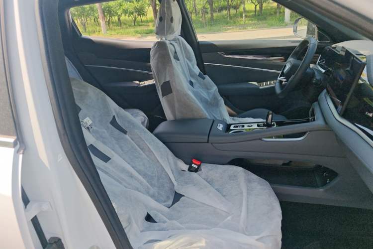 Used Geely Auto Emgrand X7 Sport 2026 Model 1.5TD Joyful Right Front Seat