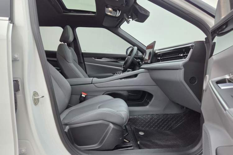 Used Geely Auto Emgrand X7 Sport 2026 Model 1.5TD Aspirational Right Front Seat