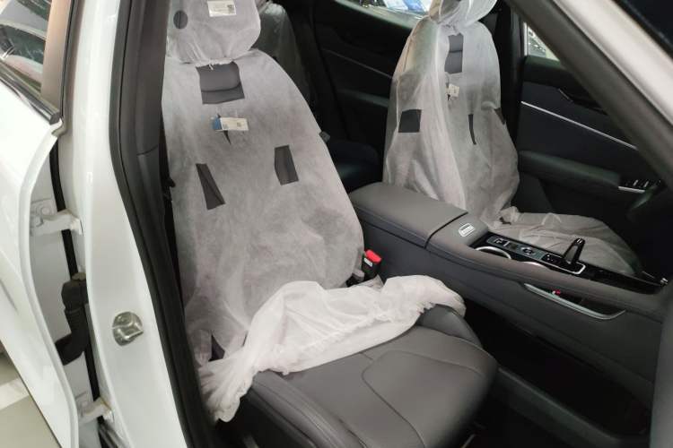 Used Geely Auto Emgrand X7 Sport 2026 Model 1.5TD Aspirational Right Front Seat