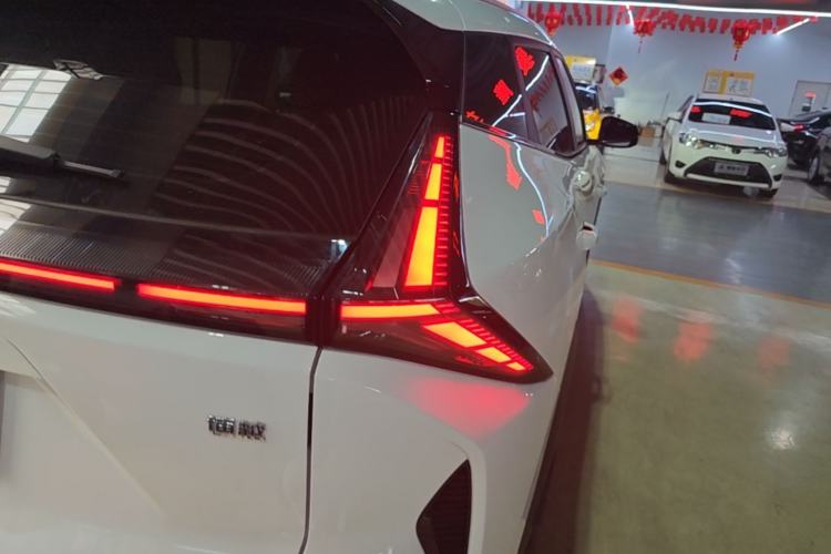 Used Geely Auto Emgrand X7 Sport 2026 Model 1.5TD Wonderful Right Rear Taillight
