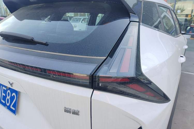 Used Geely Auto Emgrand X7 Sport 2026 Model 1.5TD Aspirational Right Rear Taillight