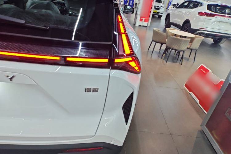 Used Geely Auto Emgrand X7 Sport 2026 Model 1.5TD Aspirational Right Rear Taillight