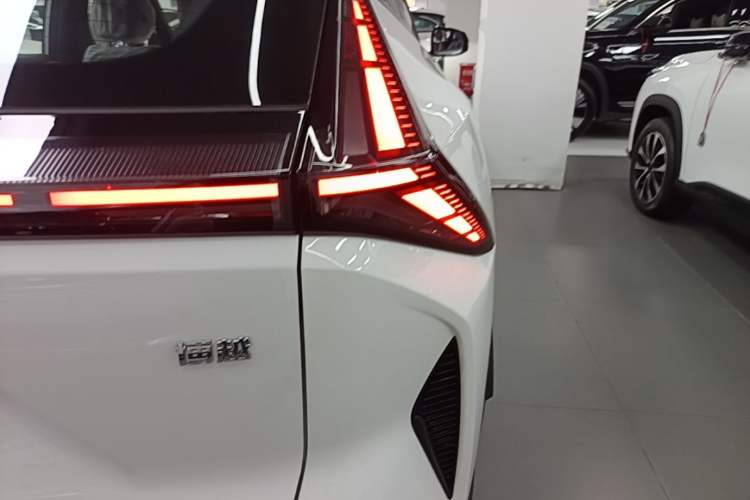 Used Geely Auto Emgrand X7 Sport 2026 Model 1.5TD Joyful Right Rear Taillight