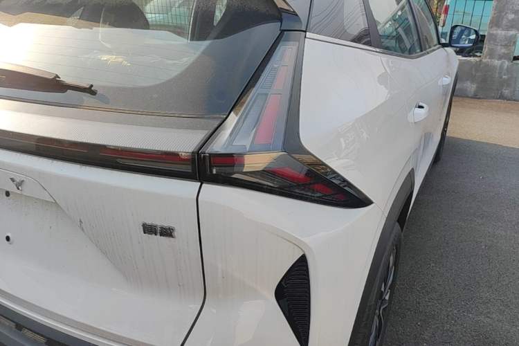 Used Geely Auto Emgrand X7 Sport 2026 Model 1.5TD Aspirational Right Rear Taillight