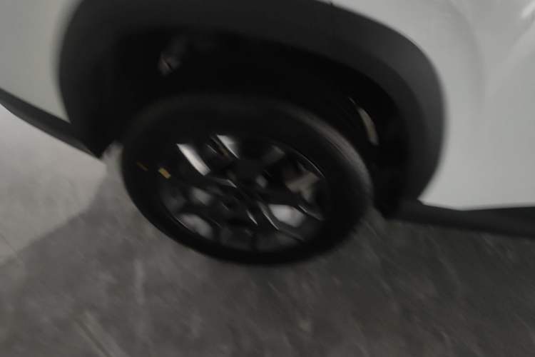 Used Geely Auto Emgrand X7 Sport 2026 Model 1.5TD Joyful Right Rear Wheel Hub