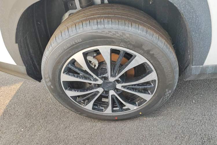 Used Geely Auto Emgrand X7 Sport 2026 Model 1.5TD Aspirational Right Rear Wheel Hub