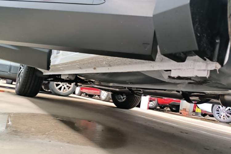 Used Geely Auto Emgrand X7 Sport 2026 Model 1.5TD Aspirational Right Side Sill