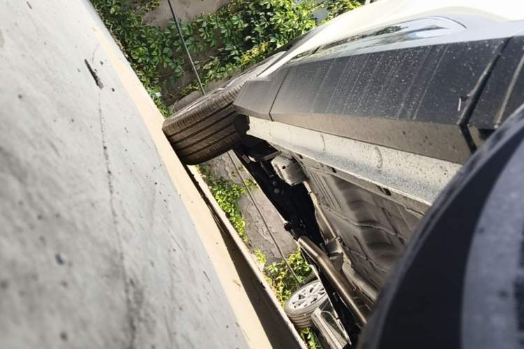 Used Geely Auto Emgrand X7 Sport 2026 Model 1.5TD Aspirational Right Side Sill