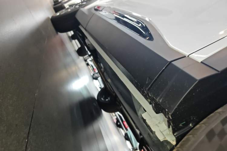 Used Geely Auto Emgrand X7 Sport 2026 Model 1.5TD Aspirational Right Side Sill
