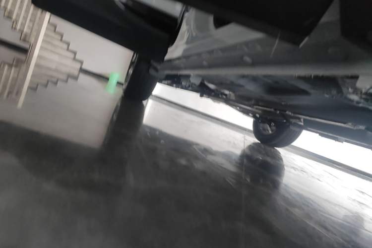 Used Geely Auto Emgrand X7 Sport 2026 Model 1.5TD Joyful Right Side Sill