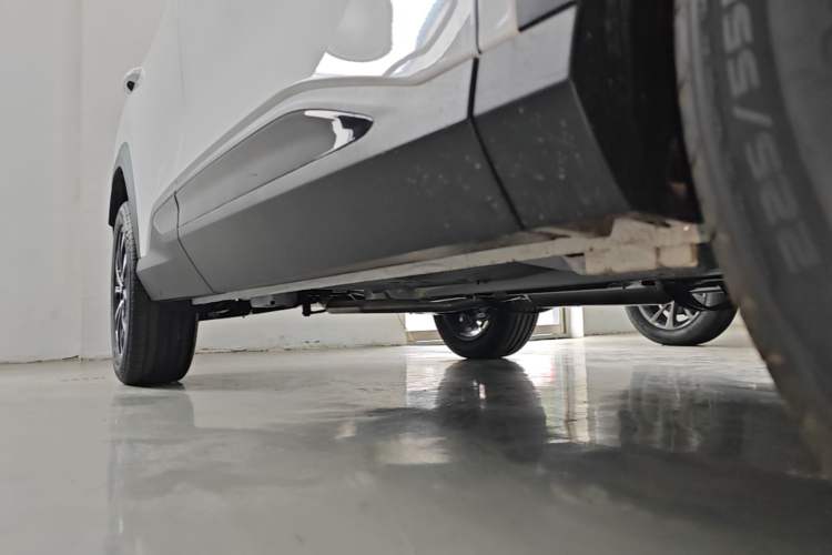Used Geely Auto Emgrand X7 Sport 2026 Model 1.5TD Aspirational Right Side Sill