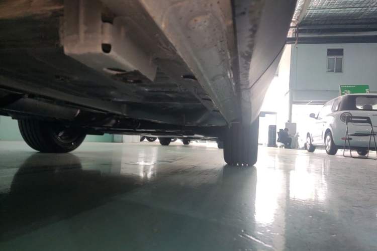 Used Geely Auto Emgrand X7 Sport 2026 Model 1.5TD Aspirational Right Side Sill