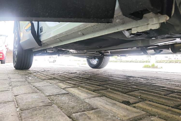 Used Geely Auto Emgrand X7 Sport 2026 Model 1.5TD Aspirational Right Side Sill