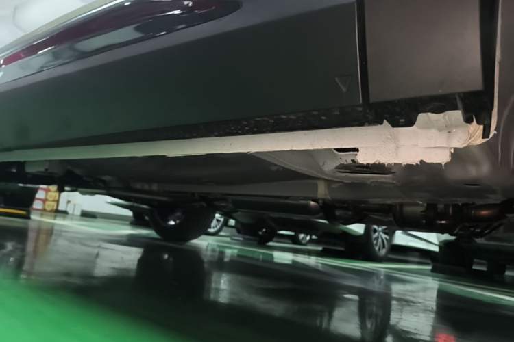 Used Geely Auto Emgrand X7 Sport 2026 Model 1.5TD Joyful Right Side Sill