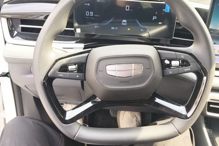 Used Geely Auto Emgrand X7 Sport 2026 Model 1.5TD Aspirational Steering Wheel