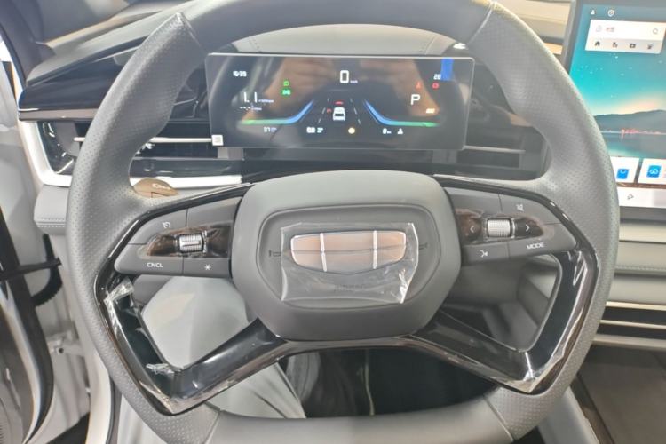 Used Geely Auto Emgrand X7 Sport 2026 Model 1.5TD Aspirational Steering Wheel