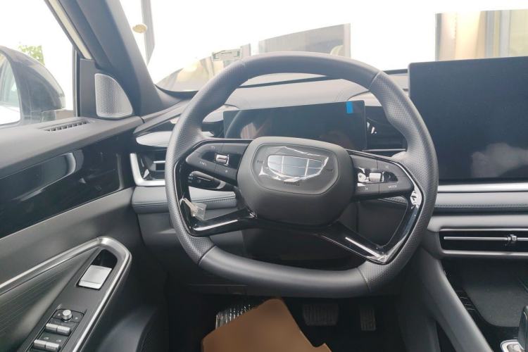Used Geely Auto Emgrand X7 Sport 2026 Model 1.5TD Aspirational Steering Wheel