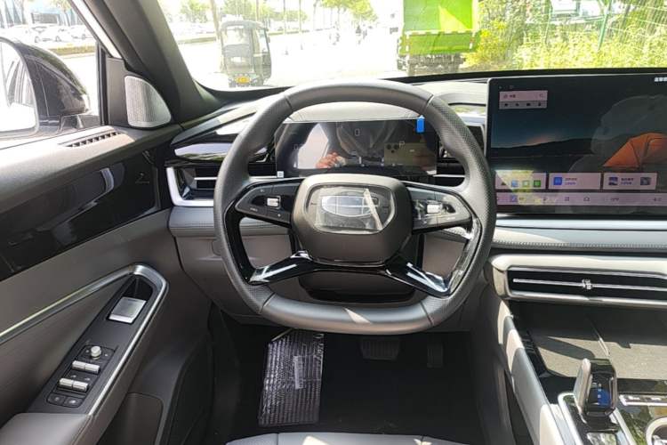 Used Geely Auto Emgrand X7 Sport 2026 Model 1.5TD Aspirational Steering Wheel