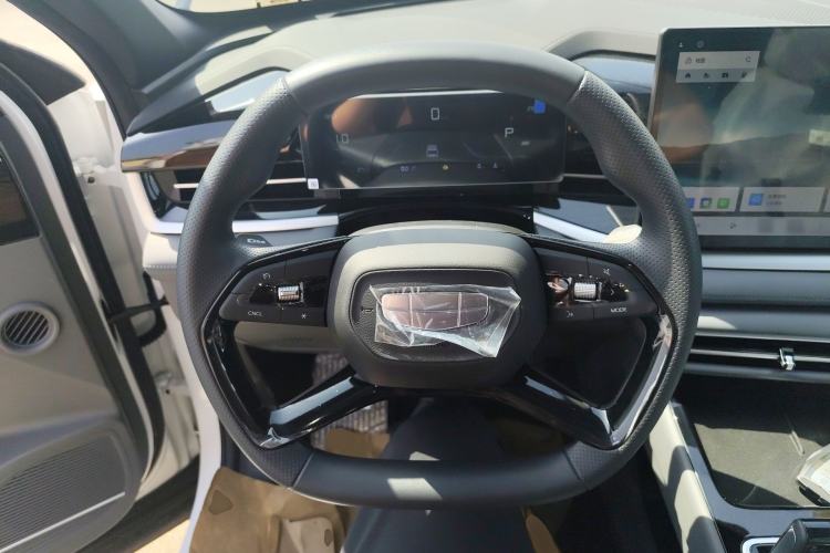 Used Geely Auto Emgrand X7 Sport 2026 Model 1.5TD Aspirational Steering Wheel
