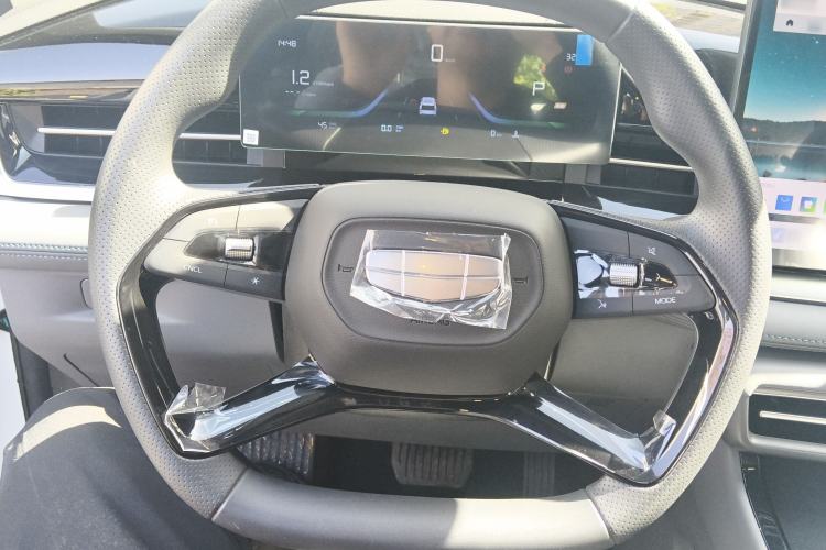 Used Geely Auto Emgrand X7 Sport 2026 Model 1.5TD Aspirational Steering Wheel