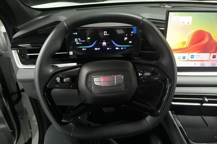 Used Geely Auto Emgrand X7 Sport 2026 Model 1.5TD Joyful Steering Wheel