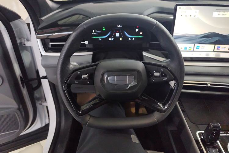 Used Geely Auto Emgrand X7 Sport 2026 Model 1.5TD Aspirational Steering Wheel