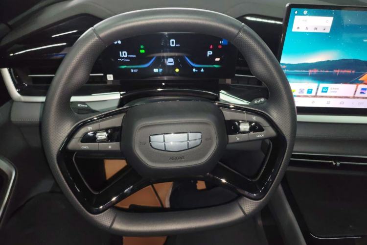 Used Geely Auto Emgrand X7 Sport 2026 Model 1.5TD Aspirational Steering Wheel