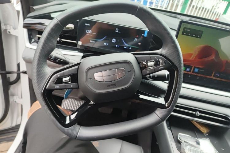 Used Geely Auto Emgrand X7 Sport 2026 Model 1.5TD Joyful Steering Wheel