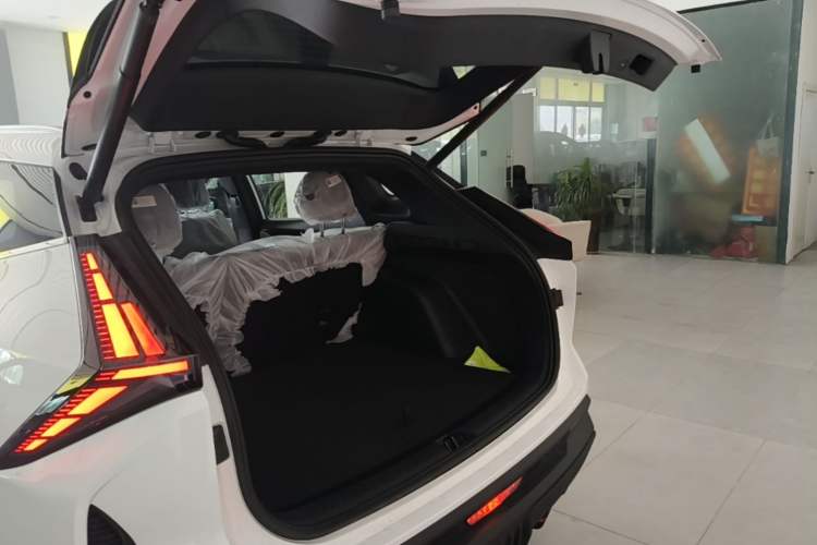 Used Geely Auto Emgrand X7 Sport 2026 Model 1.5TD Aspirational Trunk