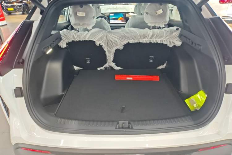 Used Geely Auto Emgrand X7 Sport 2026 Model 1.5TD Aspirational Trunk