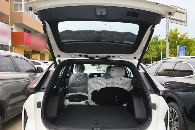Used Geely Auto Emgrand X7 Sport 2026 Model 1.5TD Aspirational Trunk