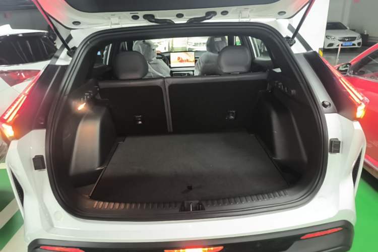 Used Geely Auto Emgrand X7 Sport 2026 Model 1.5TD Joyful Trunk