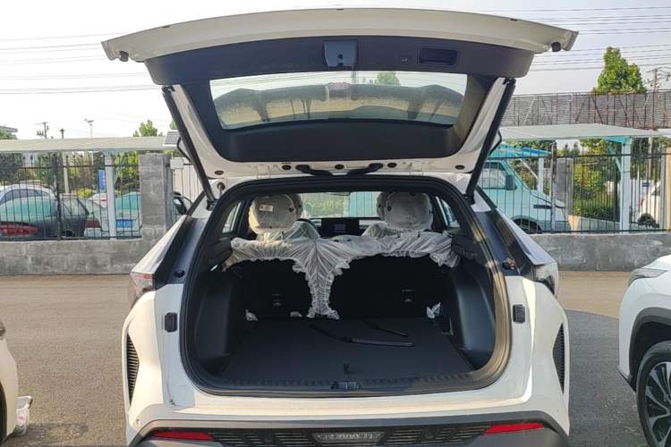 Used Geely Auto Emgrand X7 Sport 2026 Model 1.5TD Aspirational Trunk