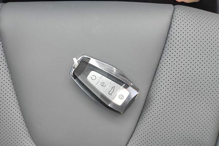 Used Geely Auto Emgrand X7 Sport 2026 Model 1.5TD Aspirational Vehicle Key