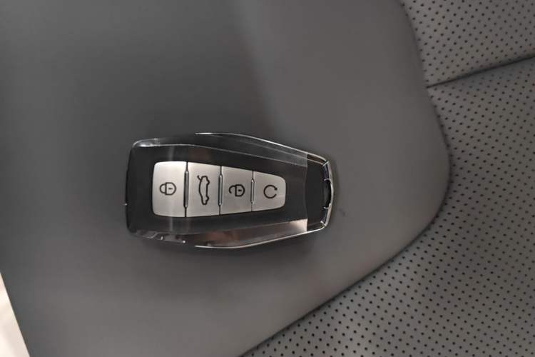 Used Geely Auto Emgrand X7 Sport 2026 Model 1.5TD Aspirational Vehicle Key