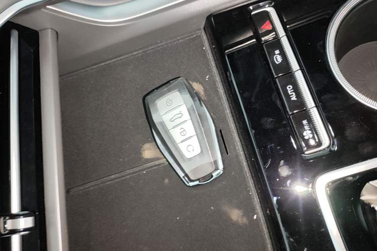 Used Geely Auto Emgrand X7 Sport 2026 Model 1.5TD Aspirational Vehicle Key