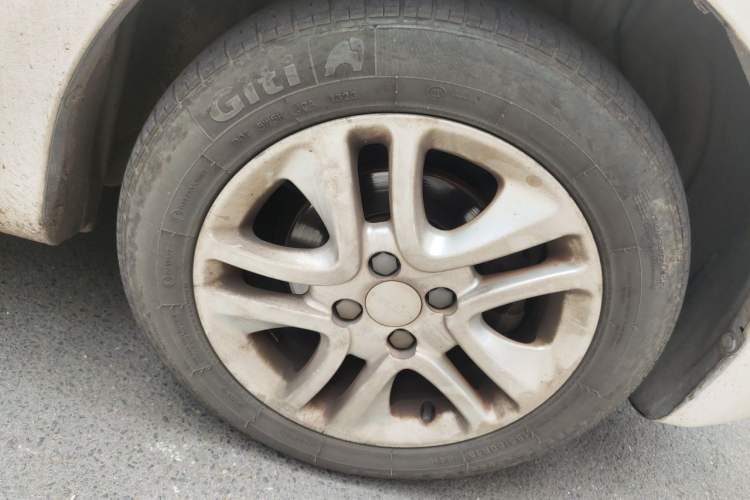 Used Geely Auto Englon C5 2015 1.5L Automatic Sedan Luxury Model Right Front Wheel Hub