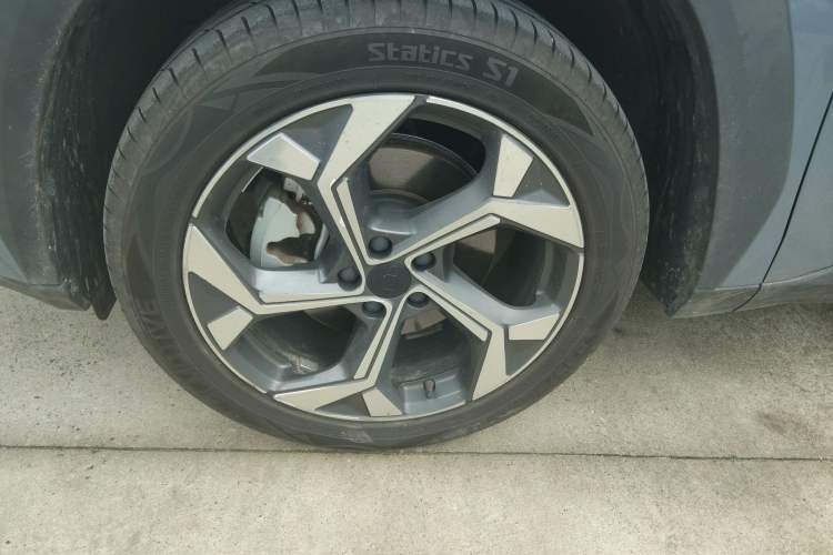 Used Geely Auto FX11 2023 1.5TD DCT Prestige Edition Left Front Wheel Hub