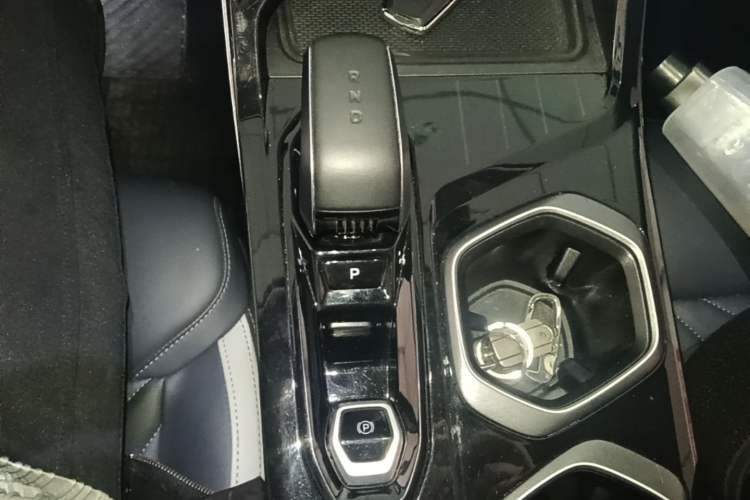 Used Geely Auto FX11 2023 1.5TD DCT Glory Edition Gear Lever