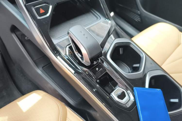 Used Geely Auto FX11 2023 1.5TD DCT Prestige Edition Gear Lever
