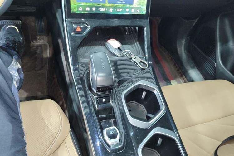 Used Geely Auto FX11 2023 1.5TD DCT Prestige Edition Gear Lever
