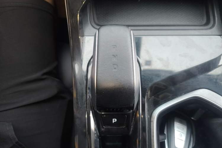 Used Geely Auto FX11 2023 1.5TD DCT Glory Edition Gear Lever