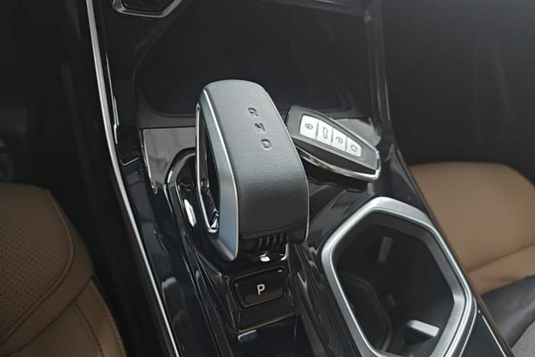 Used Geely Auto FX11 2023 1.5TD DCT Prestige Edition Gear Lever