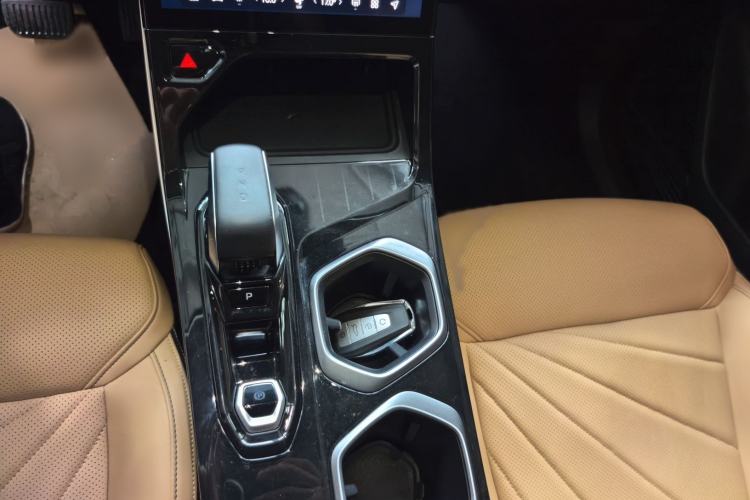 Used Geely Auto FX11 2023 1.5TD DCT Prestige Edition Interior 3