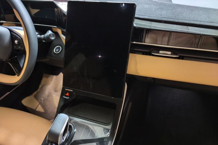 Used Geely Auto FX11 2023 1.5TD DCT Prestige Edition Interior 6